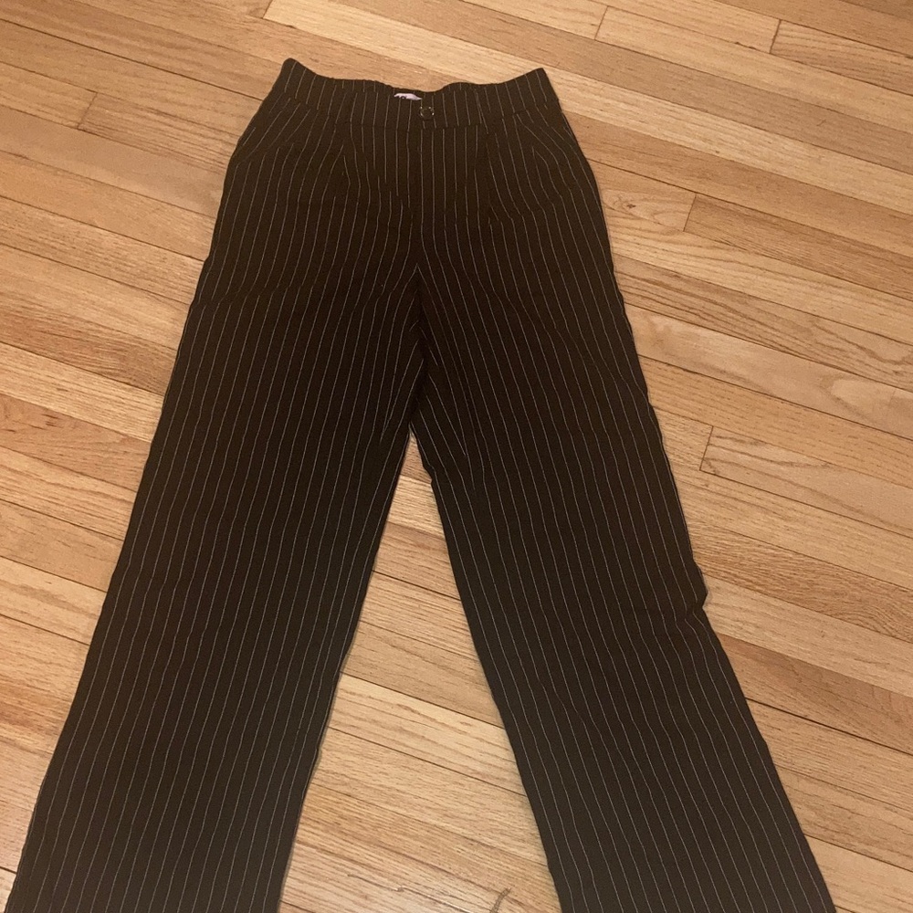 Like New….Women’s Black Wide leg Pinstripe Pants
